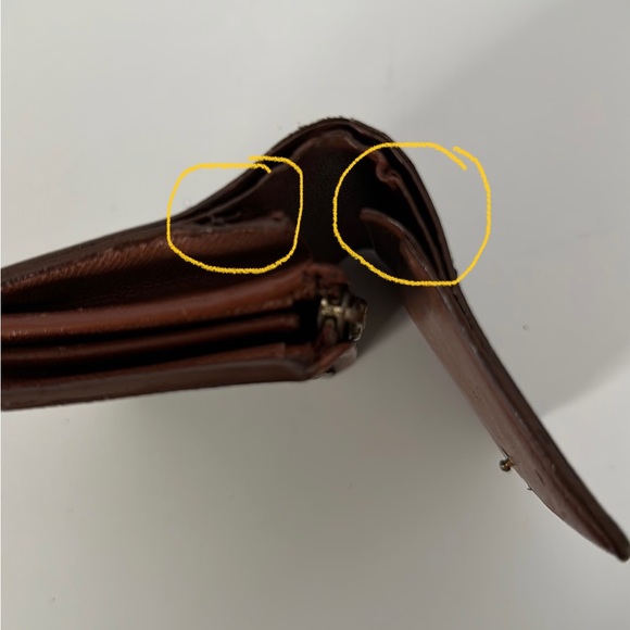 Authenticated LOUIS VUITTON Monogram Tressor Wallet - Picture 11 of 14